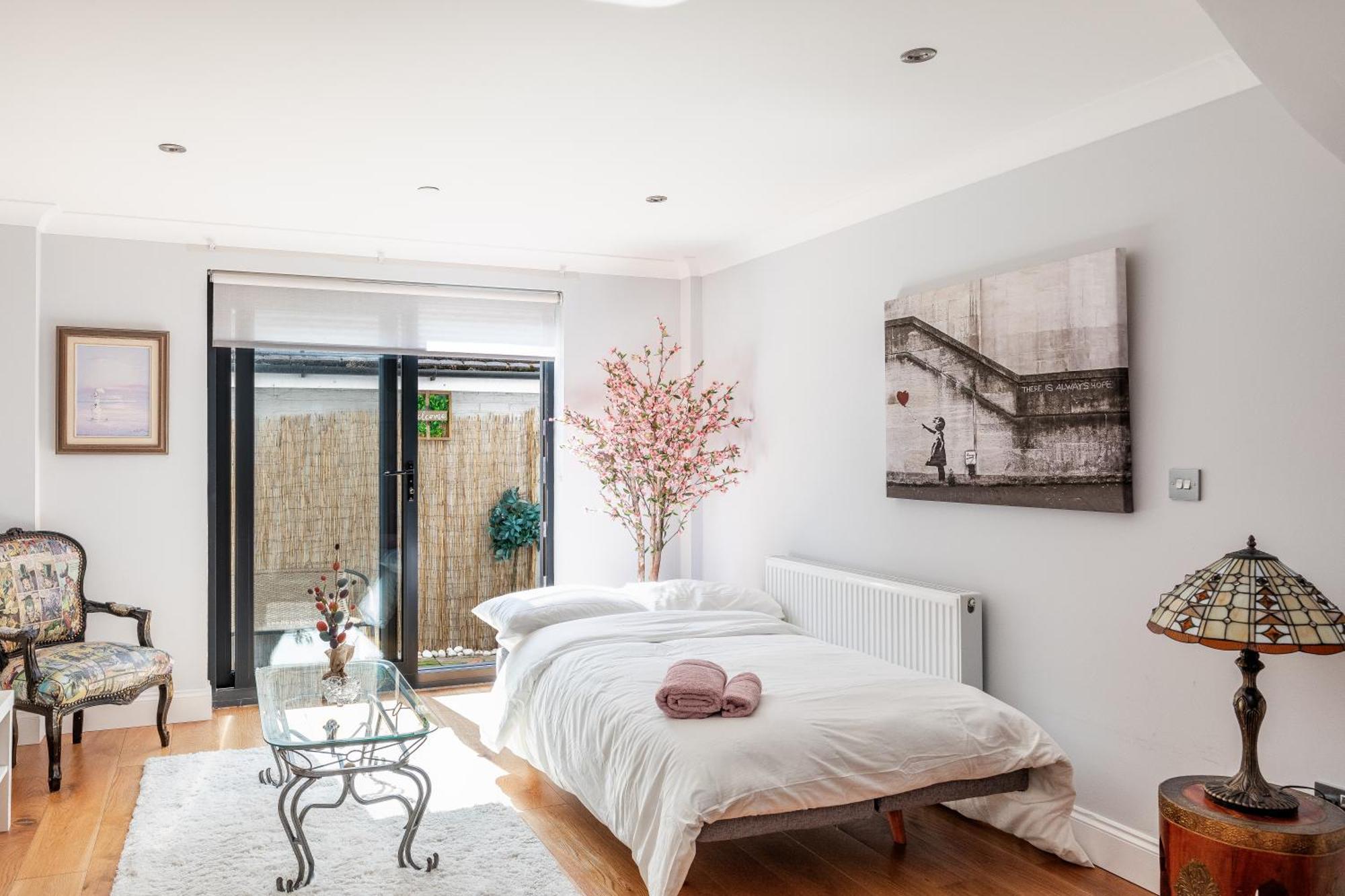 Дом отдыха Exceptional 2 Bed Boutique In *