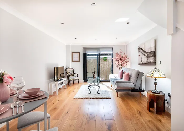 Exceptional 2 Bed Boutique Home In Mill Hill