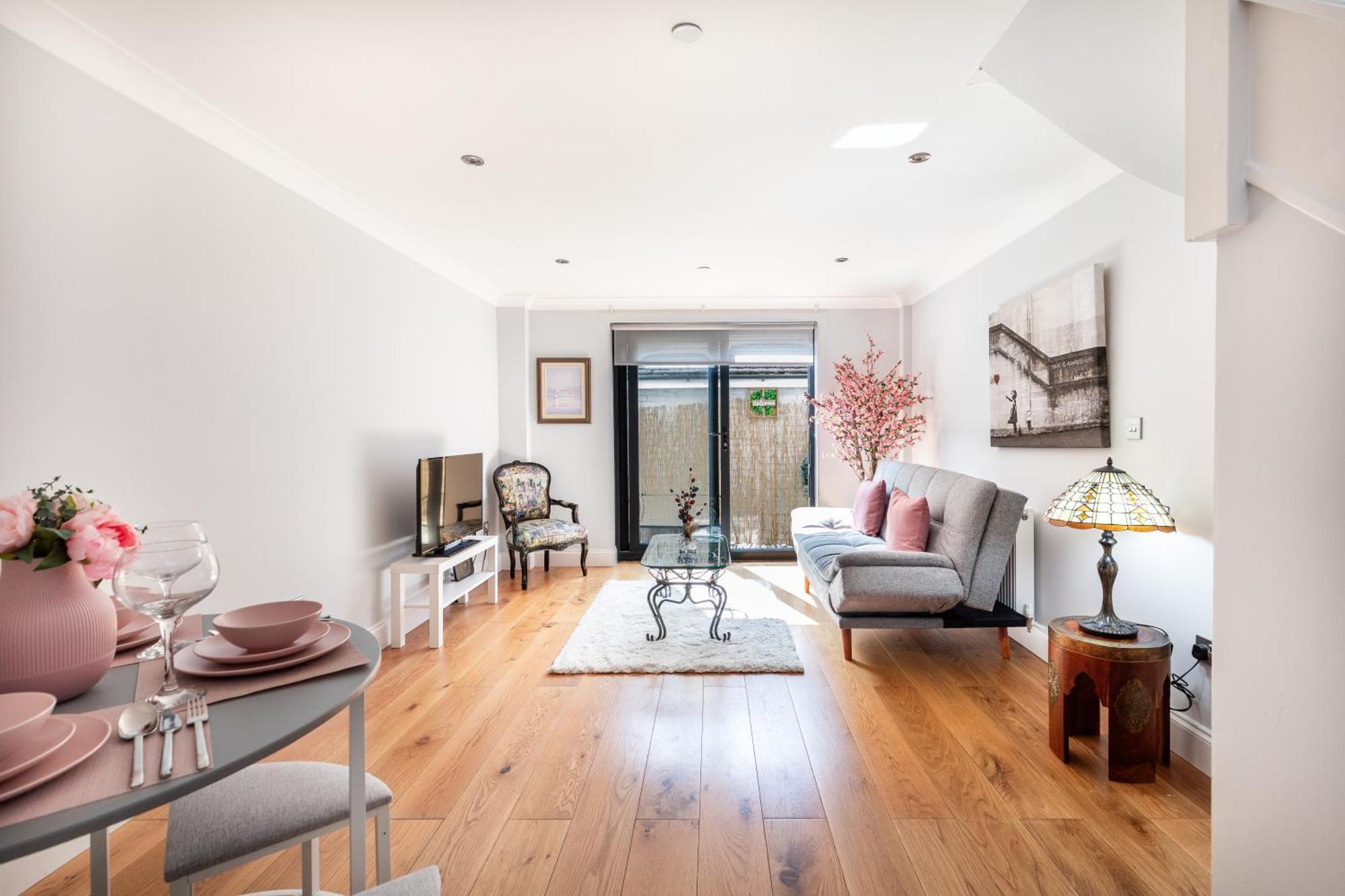 Exceptional 2 Bed Boutique In Holiday home